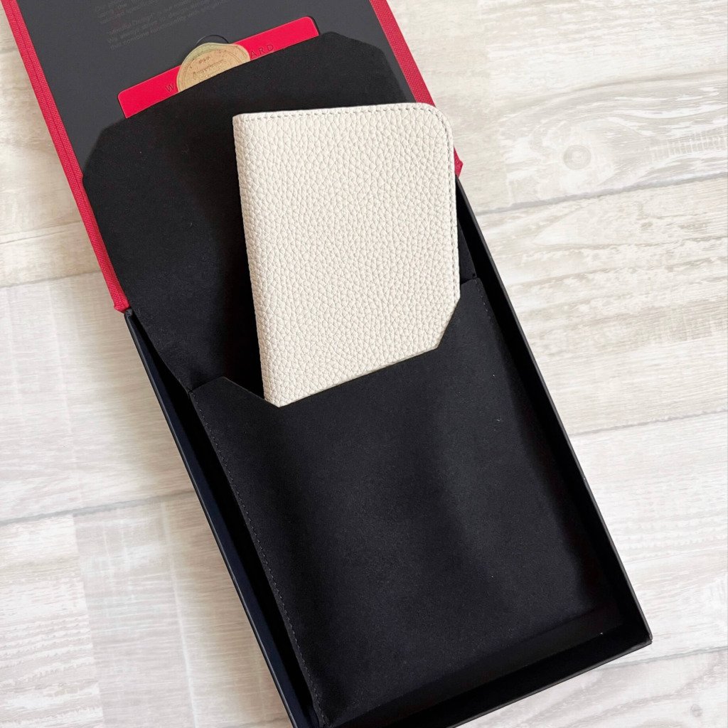 ボナベンチュラの(iPhone 13 Pro) ダイアリーケース シュリンクレザー