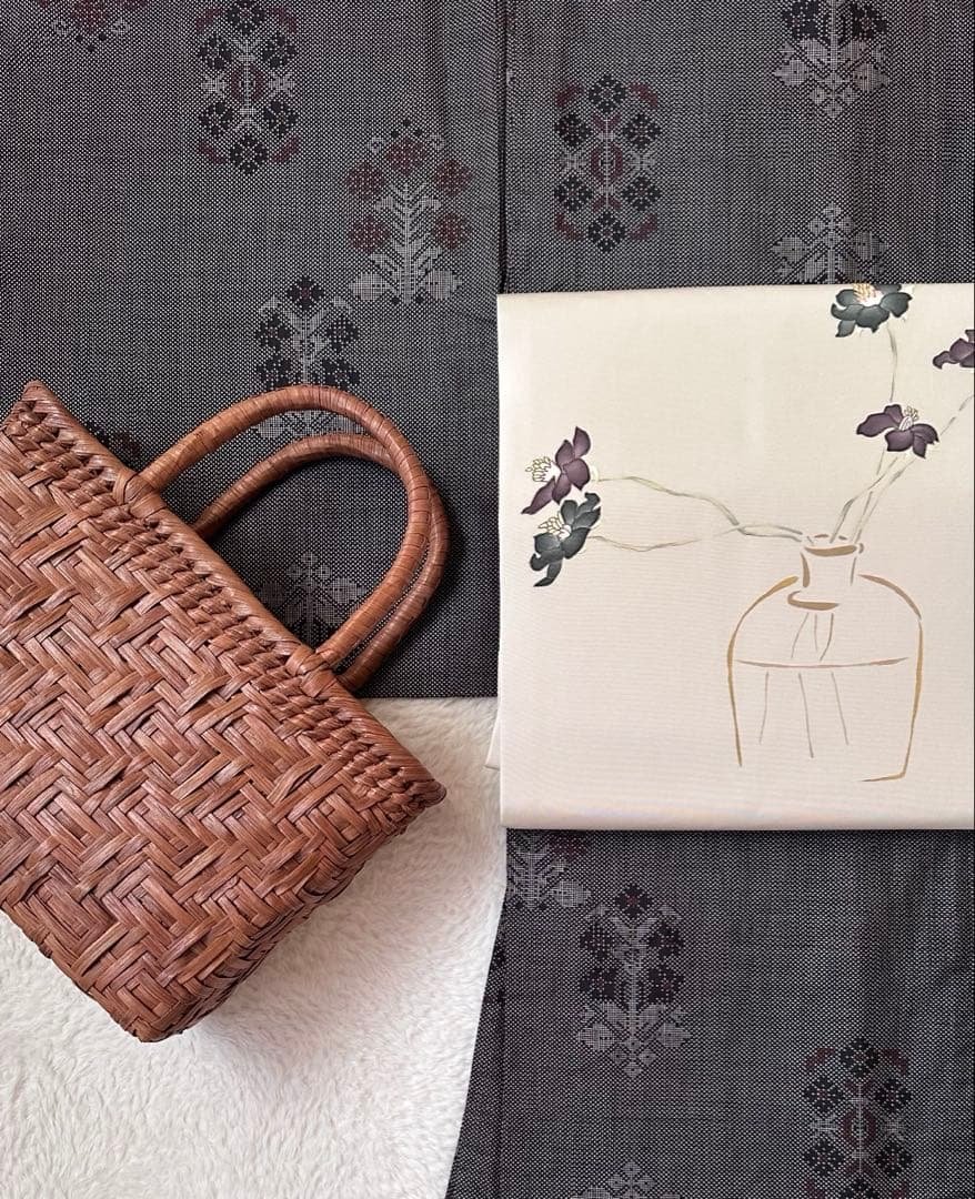 おしゃれな　本場大島紬　7マルキ　正絹 本場大島紬】 ≪お仕立て上がり・中古美品≫ 古代染色純泥染 7マルキ