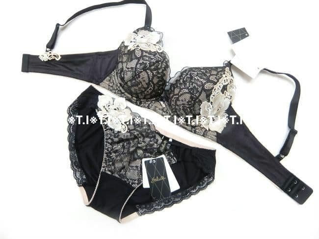 サルート/95G　D75＆ノーマルショーツL　BL　VIVALINE ワコール Wacoal サルート Salute 23AW 95G PTJ295 Tバックショーツ